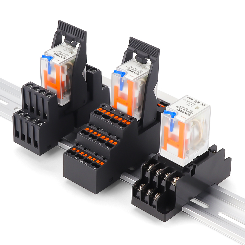 RXM Miniature multi-pole relays and socket sets
